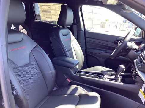 New 2025 Jeep Compass Trailhawk w/ Sun & Sound Group image 37