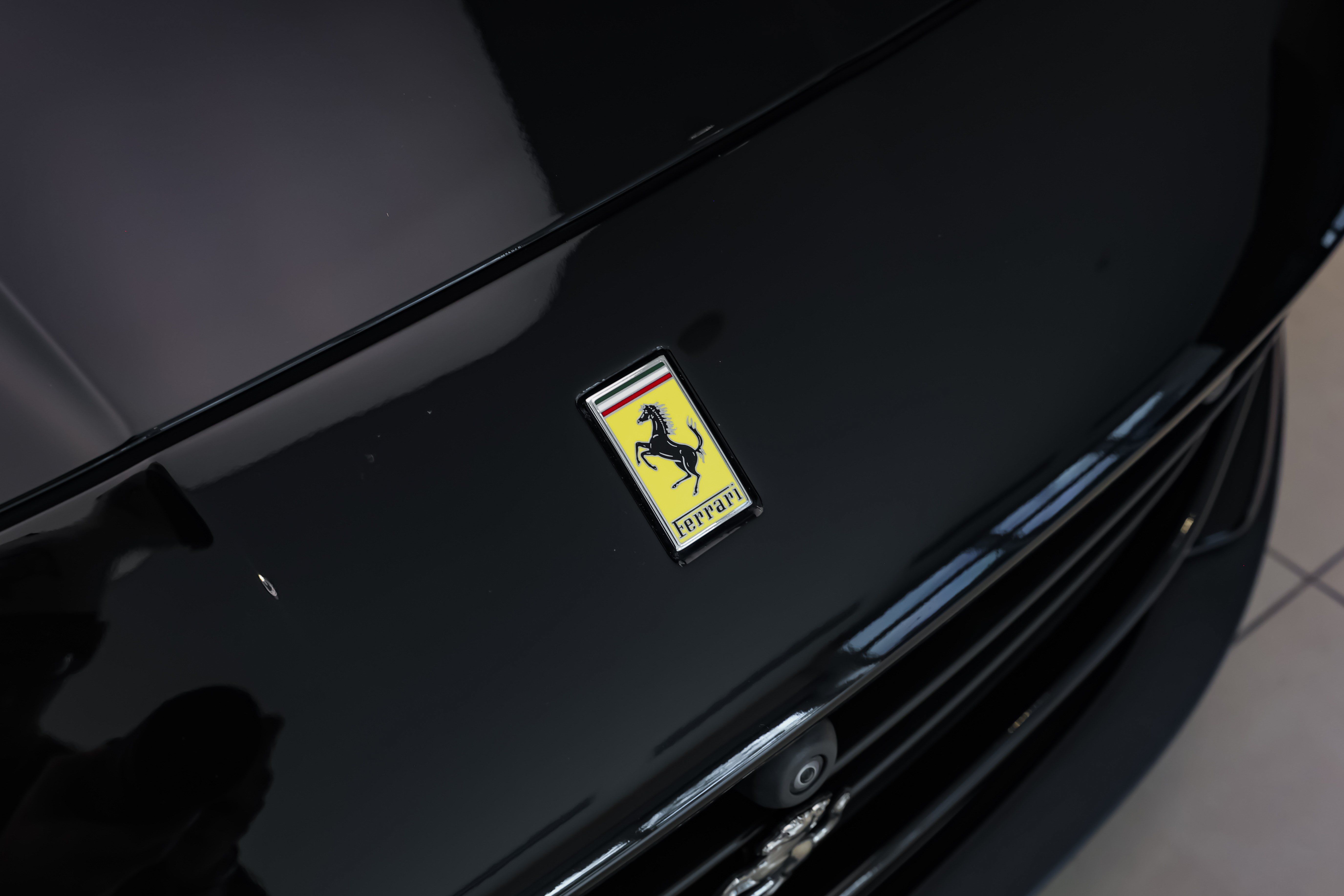 Used 2019 Ferrari Portofino RWD image 18