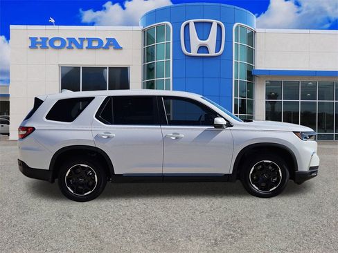 New 2025 Honda Pilot EX-L image 2