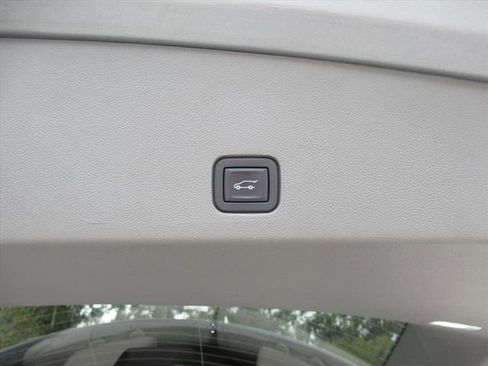 Certified 2024 Cadillac XT6 Premium Luxury image 33