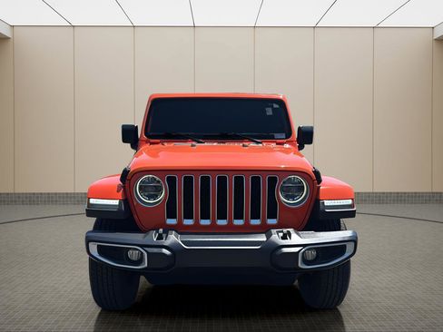 Used 2019 Jeep Wrangler Unlimited Sahara w/ LED Lighting Group AWD/4WD image 8