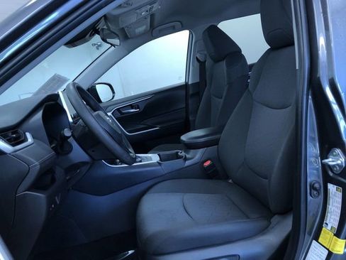 Used 2025 Toyota RAV4 XLE image 18