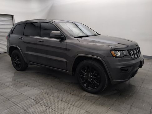 Used 2020 Jeep Grand Cherokee Altitude RWD image 11