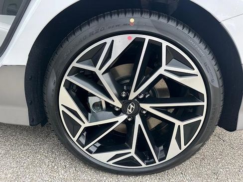 New 2025 Hyundai Ioniq 6 SEL image 11