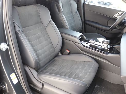 Used 2025 Mitsubishi Outlander SE image 10