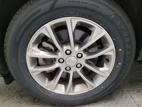 Used 2019 Jeep Cherokee Latitude Plus image 31