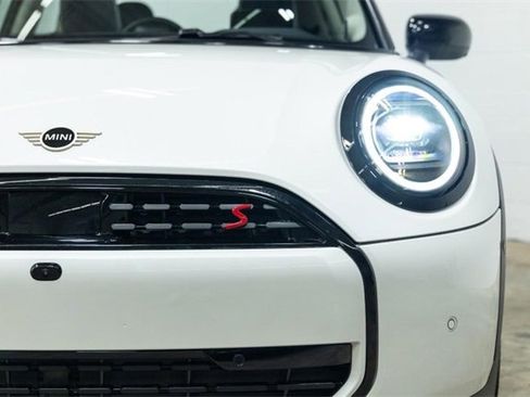 Certified 2025 MINI Cooper S image 8