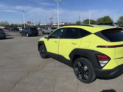 Used 2024 Hyundai Kona SEL AWD/4WD image 3