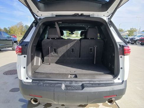 Certified 2023 Chevrolet Traverse LT w/ Rear Camera Mirror Package image 19