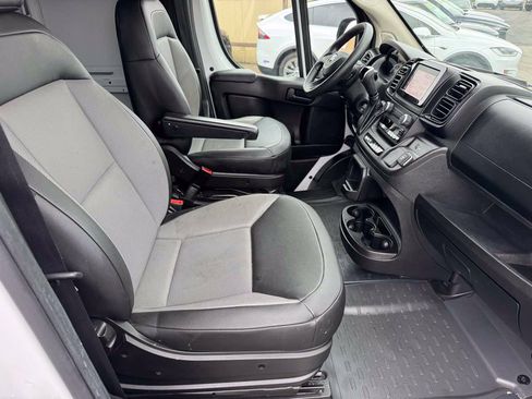 Used 2024 RAM ProMaster 2500 w/ Convenience Group FWD image 16