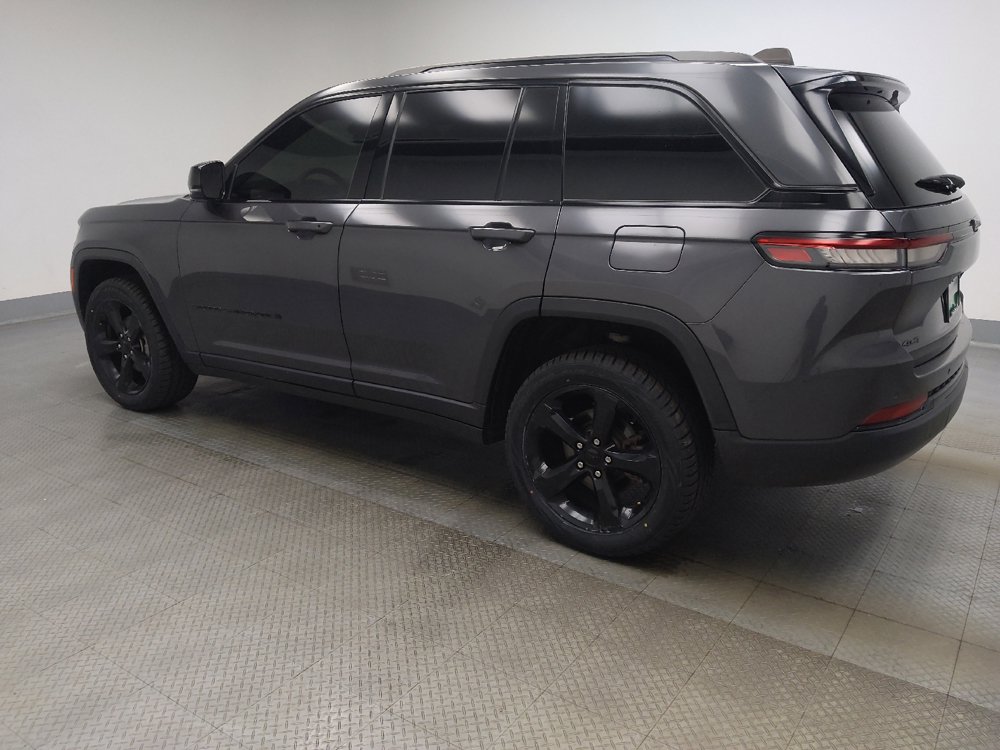 Used 2023 Jeep Grand Cherokee Altitude AWD/4WD image 3