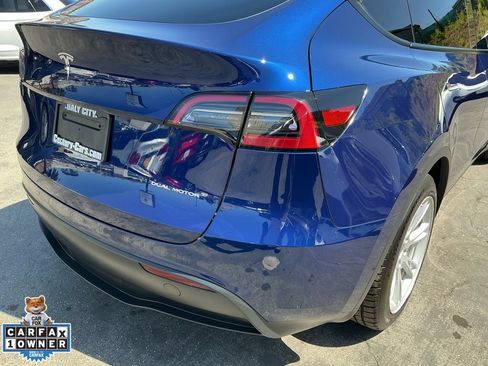 Used 2023 Tesla Model Y Long Range AWD/4WD image 85