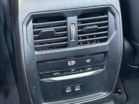 Used 2025 BMW 330i xDrive 330i xDrive Sedan AWD image 17