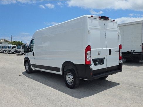 Used 2025 RAM ProMaster 2500 w/ Convenience Group FWD image 5