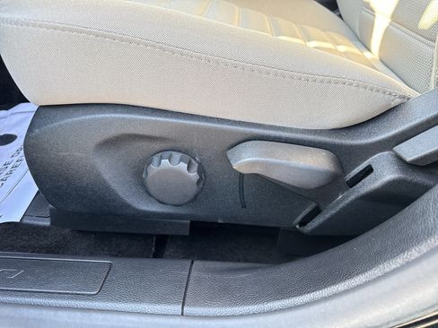 Used 2018 Ford Fusion S image 10