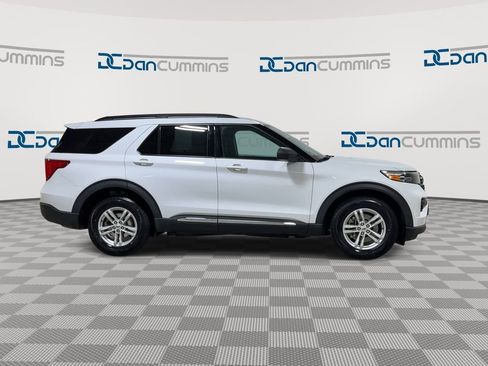 Used 2023 Ford Explorer XLT AWD/4WD image 9