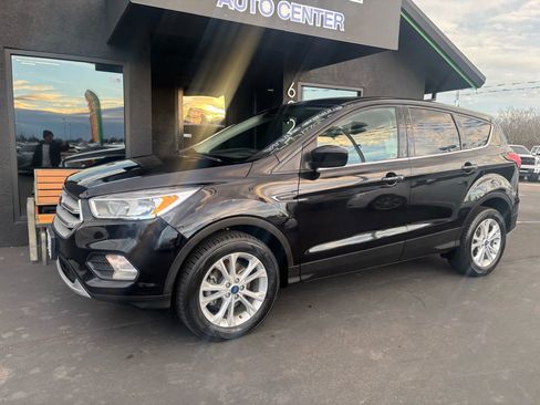 Used 2019 Ford Escape SE image 4