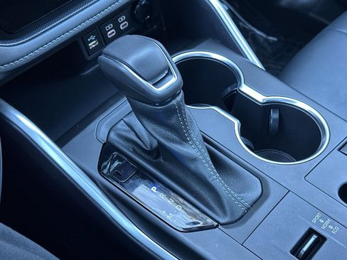 Used 2023 Toyota Highlander XLE image 25