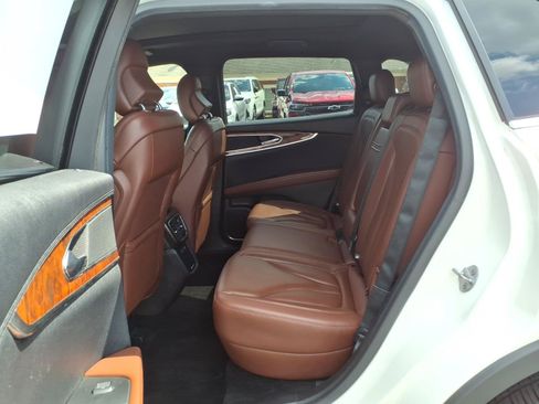 Used 2017 Lincoln MKX Reserve w/ Driver Assistance Package AWD/4WD image 25