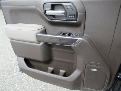 Used 2020 Chevrolet Silverado 1500 LTZ w/ LTZ Premium Package image 25