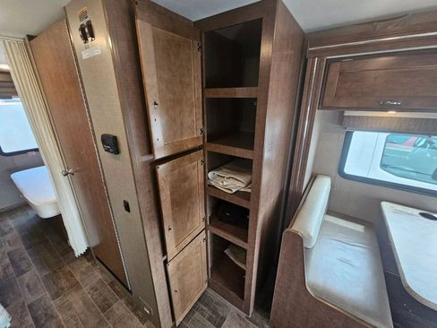 Used 2018 Ford E-450 and Econoline 450 Super Duty w/ Motorhome Prep Package image 21