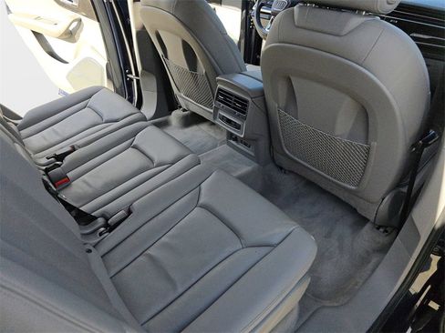 Certified 2023 Audi Q7 2.0T Premium image 11