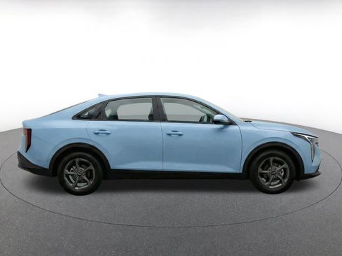 Used 2025 Kia K4 FWD image 8