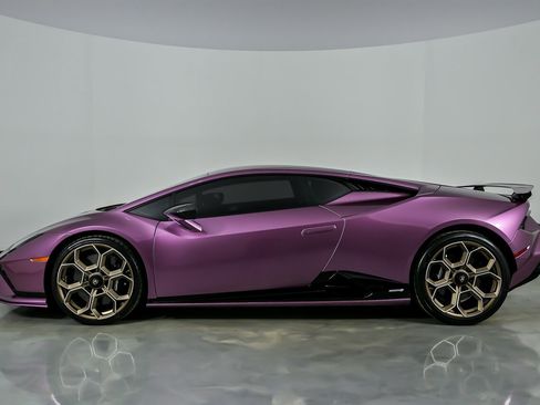 Used 2023 Lamborghini Huracan Tecnica RWD image 9
