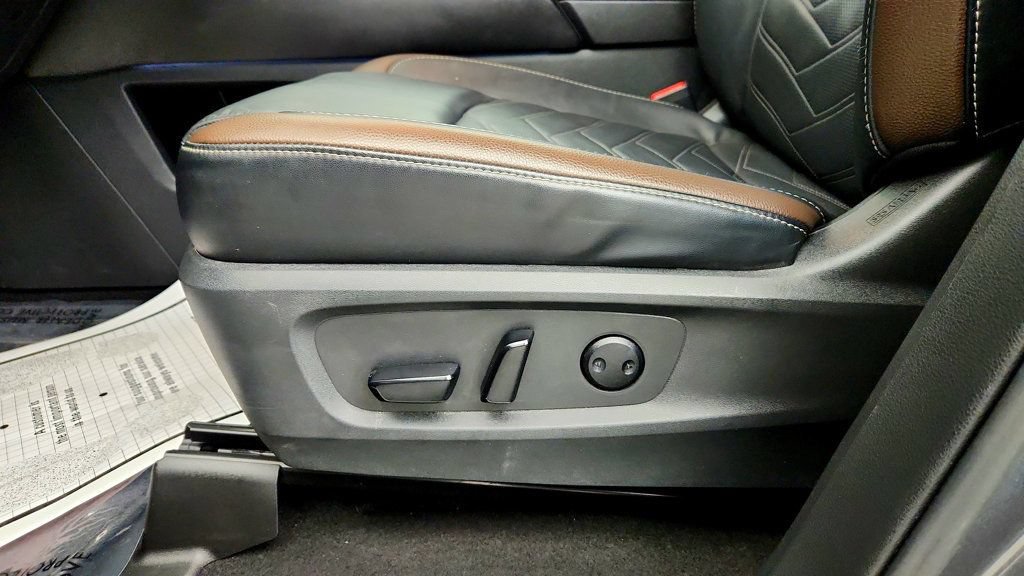 Used 2024 Nissan Pathfinder Platinum AWD/4WD image 12