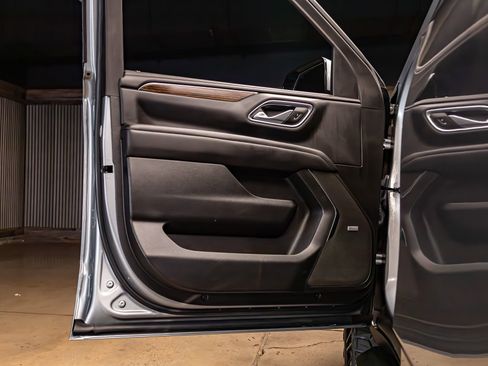 Used 2024 Chevrolet Tahoe High Country w/ Advanced Technology Package AWD/4WD image 30