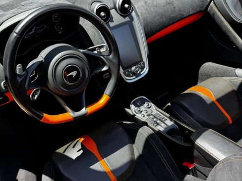 Used 2019 McLaren 570S Spider RWD image 26