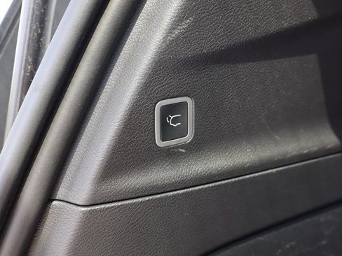 Used 2026 Chrysler Pacifica Select FWD image 37