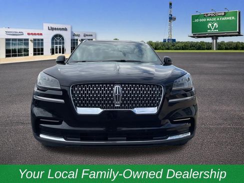 Used 2023 Lincoln Aviator AWD image 3