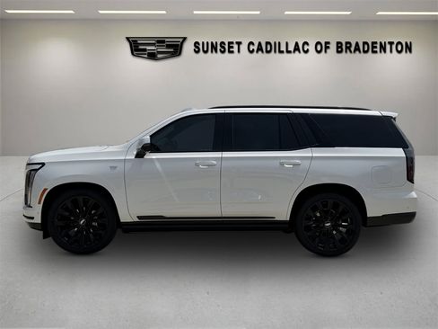 Certified 2025 Cadillac Escalade Sport Platinum w/ LPO, ONYX Package AWD/4WD image 6