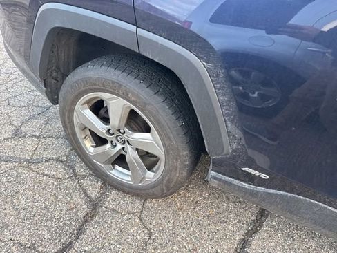 Used 2019 Toyota RAV4 Limited image 4