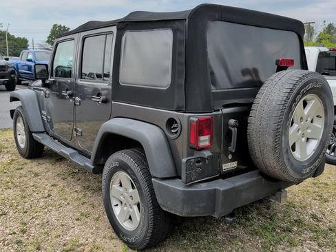 Used 2017 Jeep Wrangler Unlimited Sport w/ Quick Order Package 24S AWD/4WD image 3
