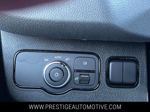 Used 2024 Mercedes-Benz Sprinter 2500 image 32