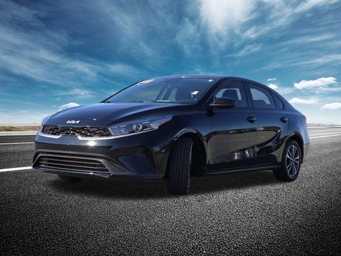 Used 2023 Kia Forte LXS image 11