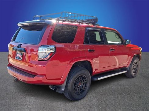Used 2021 Toyota 4Runner Venture w/ Moonroof Package image 4
