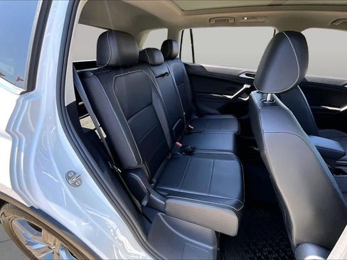 Used 2021 Volkswagen Tiguan SEL FWD image 19