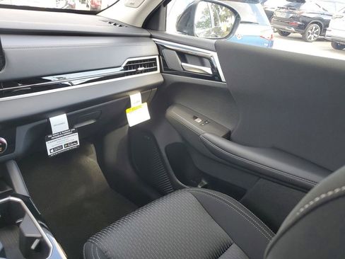 New 2026 Mitsubishi Outlander ES image 8