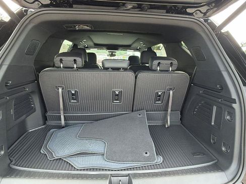 New 2026 Chevrolet Traverse LT w/ Sun and Wheel Package FWD image 11