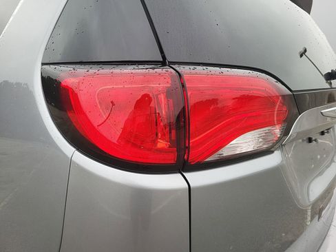 Used 2021 Chrysler Voyager Lxi image 6