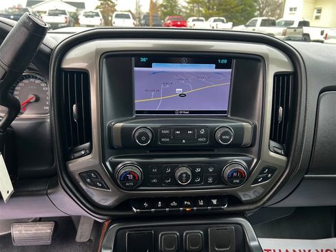 Used 2018 Chevrolet Silverado 2500 High Country w/ Duramax Plus Package image 32