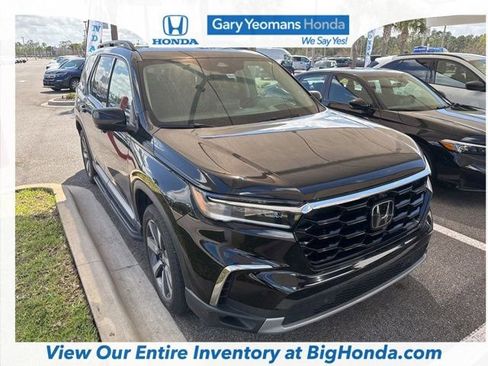 Used 2023 Honda Pilot Elite image 11