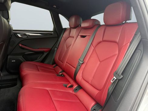 Used 2022 Porsche Macan image 13