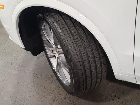 New 2026 Porsche Cayenne image 33