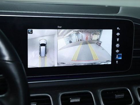 Used 2022 Mercedes-Benz GLS 450 4MATIC image 34