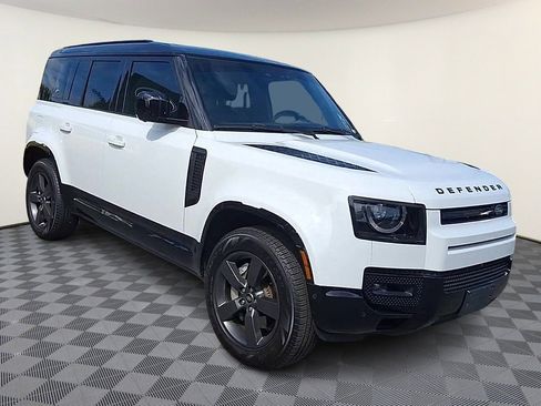 Used 2024 Land Rover Defender 110 X-Dynamic SE image 2