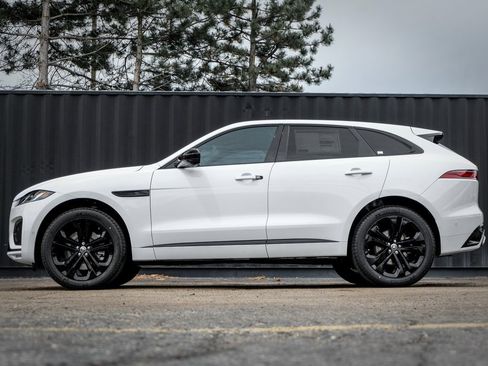 New 2026 Jaguar F-PACE R-Dynamic S image 3